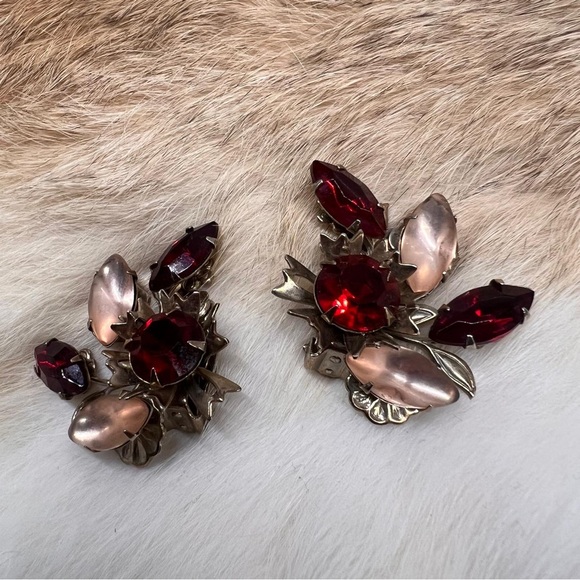 Vintage Art Noveau Czech Glass Rhinestones Deco Red Peach Glass Clip on Earrings - Picture 8 of 10
